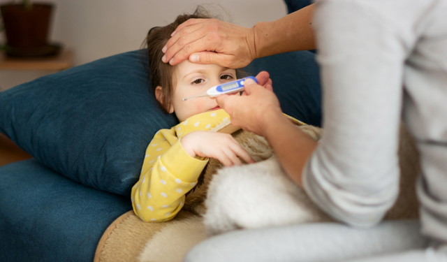 Ebeveynler için kritik uyarı: Çocuklarda uzun süren öksürük ve ateş ciddi hastalıkların işareti olabilir