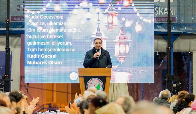 Balçova’da Kadir Gecesi bereketi: Yüzlerce vatandaş aynı sofrada!