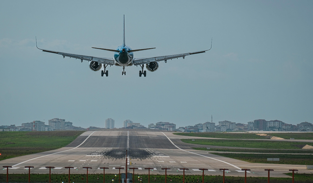 Uçuş iptalleri 6 Mart’a kadar uzatıldı