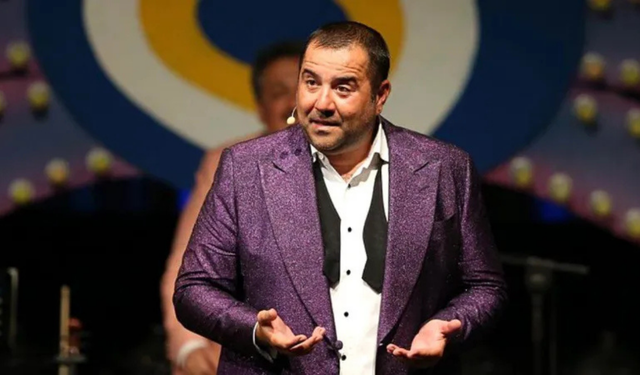 Ata Demirer: Sahne kostümlerini çocukların eğitimi için derneklere bağışlıyor