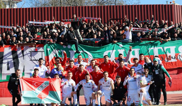 Karşıyaka SK 10 kişiyle kazandı: Play-off yarışını sürdürdü