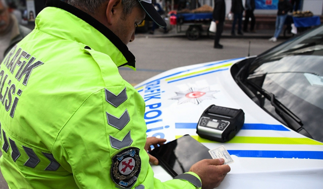 Trafikte yeni düzenleme: Sonradan takılan multimedya ekranlarına ağır yaptırımlar geliyor
