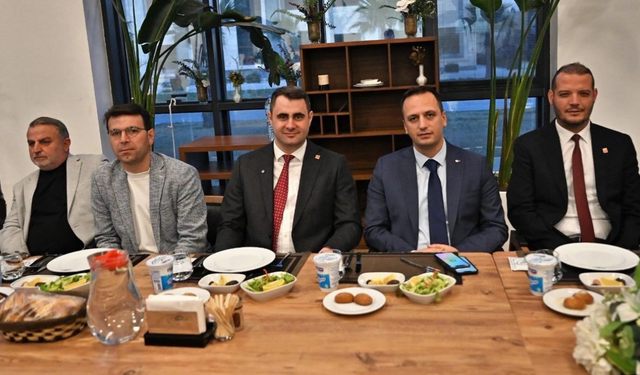 İzmir’de Trabzonlular iftarda bir araya geldi