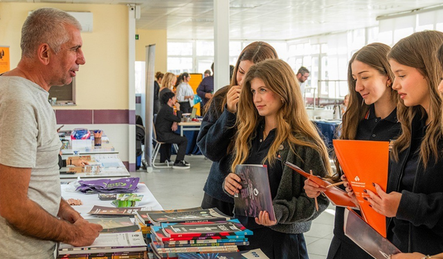İzmir’de Radikal Okullarında kariyer günleri düzenlendi