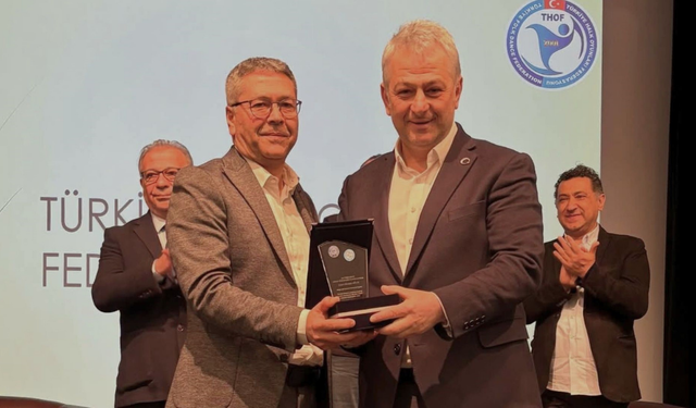 Türkiye Halk Oyunları Federasyonu Başkanı Hüseyin Güler, Ege Üniversitesi’ni ziyaret etti