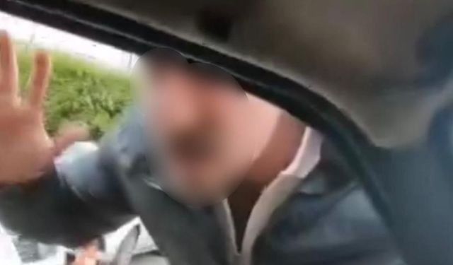 İzmir’de trafik tartışması korku dolu anlara sahne oldu: Sürücü ailesinin önünde saldırıya uğradı