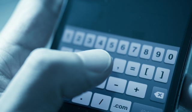 “Gazileri seviyorum” dedi, fırsat bulup telefonu alıp kaçtı