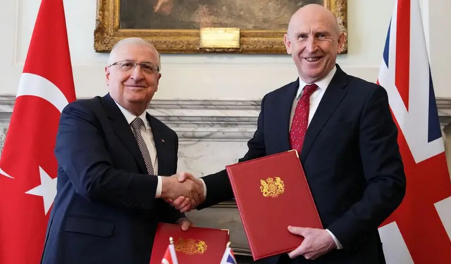 İngiltere ile Türkiye Eurofighter savaş uçakları için ön anlaşma imzaladı