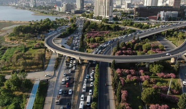 Bayramda akaryakıt tüketimi zirve yaptı: İzmir ilk üçte yer aldı