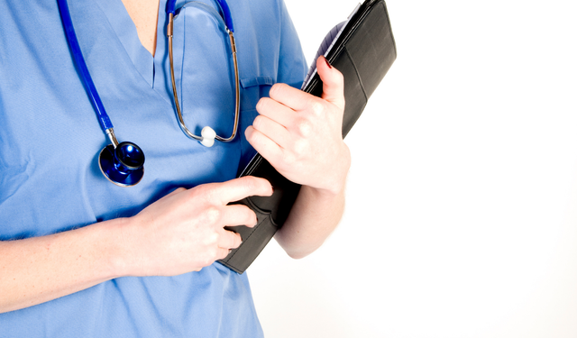 AYM'den sağlık çalışanlarının nöbet ücretleri için karar