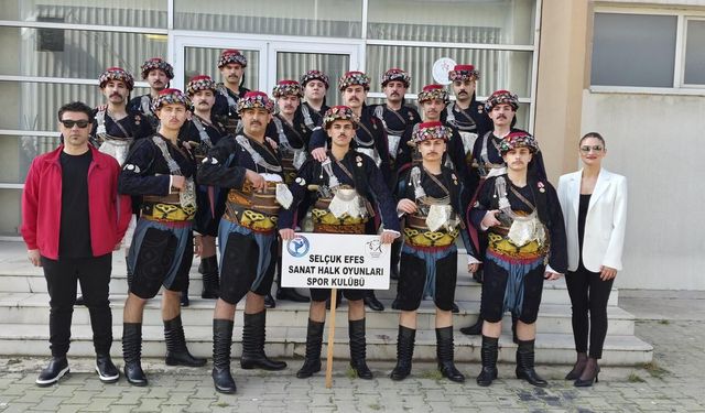 Selçuk Efes Sanat Halk Oyunları Ekibi İzmir İl Yarışması’nda üçüncü oldu