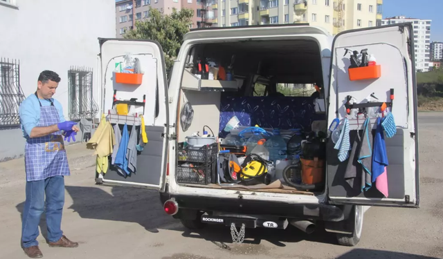 Yöneticiliği bıraktı, susuz araç yıkama hizmetini başlattı