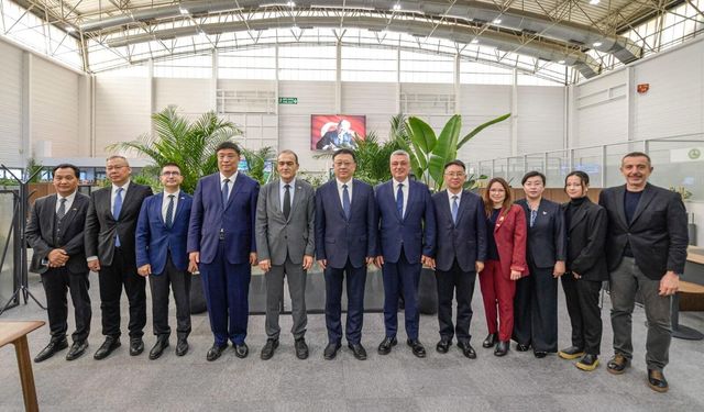 İzmir ve Qingdao iş birliği için bir araya geldi