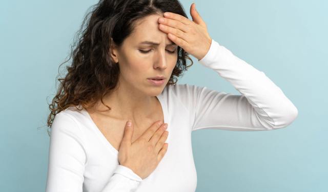 Belirtiler aynı, risk farklı: Panik atak mı kalp krizi mi?