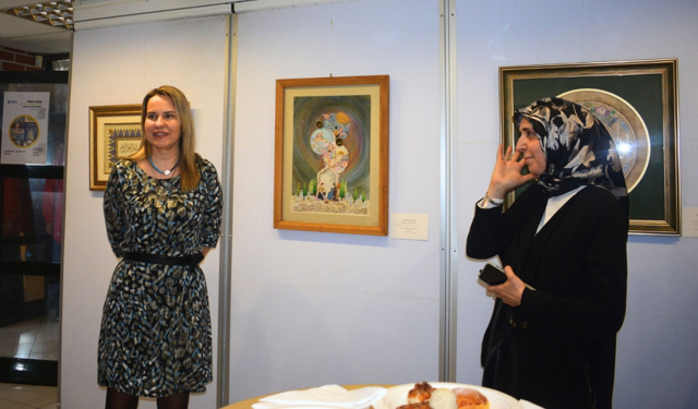 "Kelimelerin Rengi" sergisi Ege Üniversitesi'nde açıldı