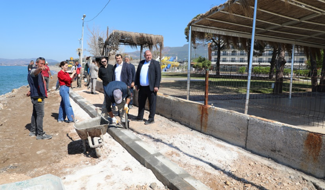 Başkan Çiçek sahada: Mahalle mahalle gezip çalışmaları inceledi