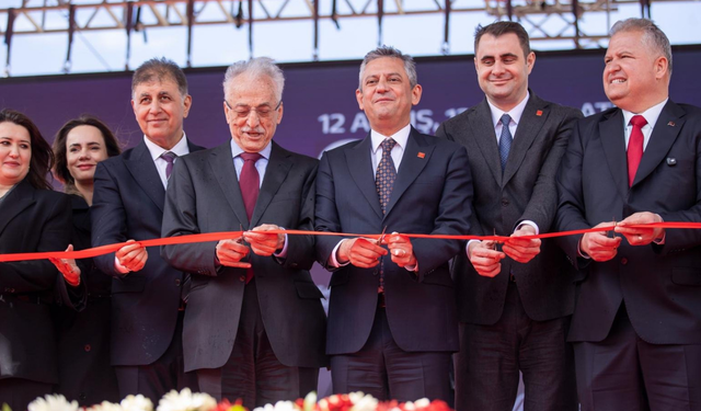 Başkan Tugay: İzmir CHP’li başkanlarıyla hizmetin şehridir