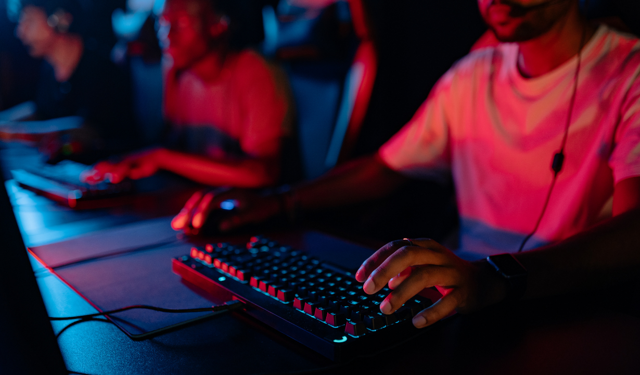 Uzmanı uyardı: Dijital oyunlar şiddeti normalleştiriyor