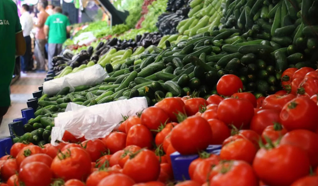 Ticaret Bakanlığı’ndan sebze ve meyve fiyatlarına denetim: Fahiş artışlar tespit edildi