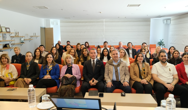 EGİAD’da Ayşe Kulin rüzgârı: Atatürk’ün insani yönü konuşuldu