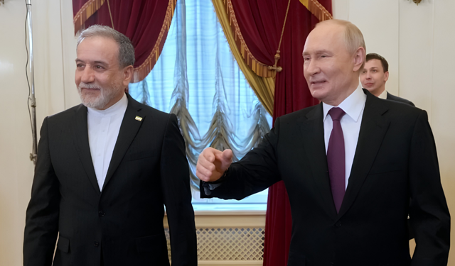 Putin: İranla stratejik ortaklığımız güçlenmeye devam edecek