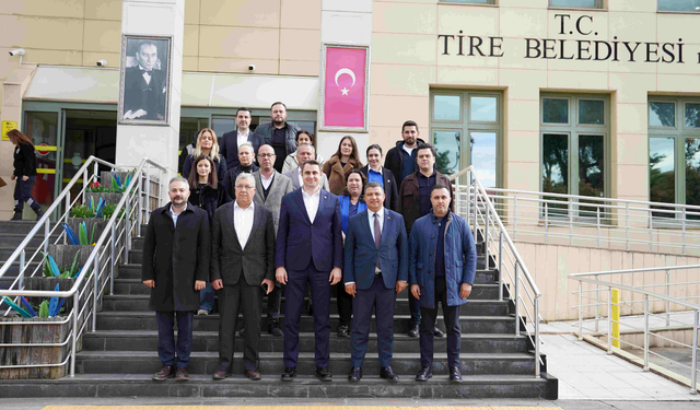 CHP İzmir İl Başkanı Çağatay Güç Tire’de esnafla buluştu: Halkımızın yanındayız