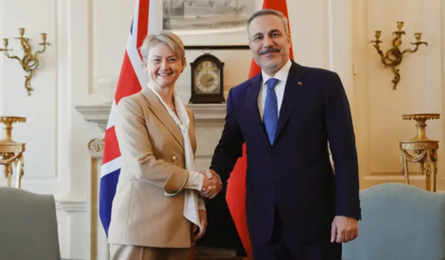 Türkiye ile İngiltere arasında Stratejik Ortaklık Çerçeve Belgesi imzalandı