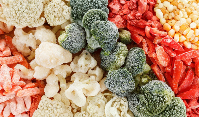 Donmuş yiyecekler nasıl güvenle çözdürülür?