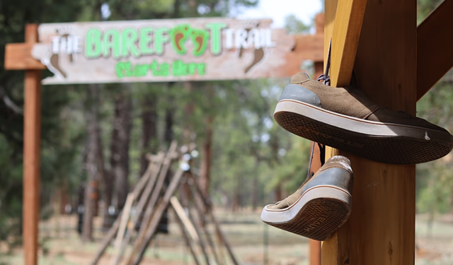 Adım adım toprağa dönüş: Yalınayak parkurlar dünya genelinde yayılıyor