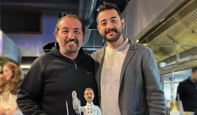 Mehmet Şef'in oğlu siyasete adım attı: Rozetini Genel Başkan taktı