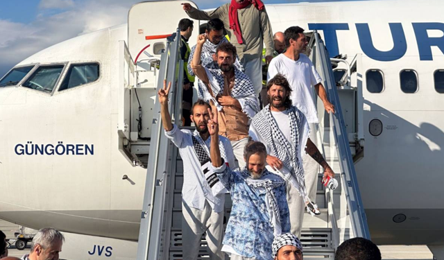 İsrail’in alıkoyduğu yardım filosundaki Türk vatandaşları Türkiye’ye getirildi