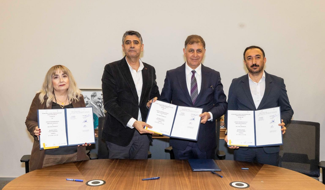 İzmir Büyükşehir Belediyesi’nde toplu iş sözleşmesi imzalandı