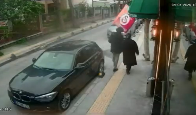 Buca'da Galatasaray bayrağını yere attı, tepki alınca geri astı