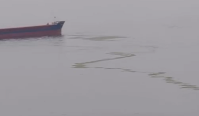 Karataş açıklarında yeşil renkli deniz görüntüsü tedirginlik yarattı