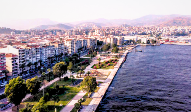 Karşıyaka’da denize sıfır vakıf arazisine turizm imarı