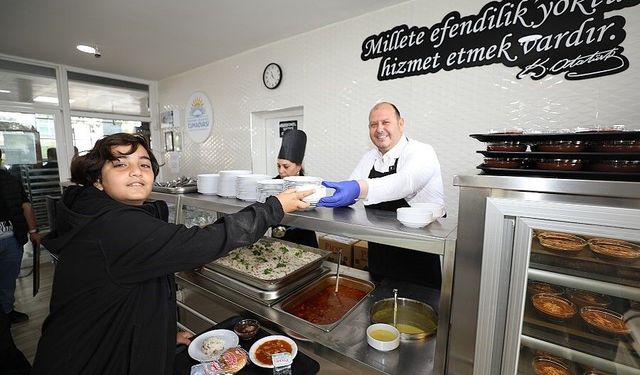 Menderes Kent Lokantası 1 yaşında: 64 bin 888 kişiye ulaştı