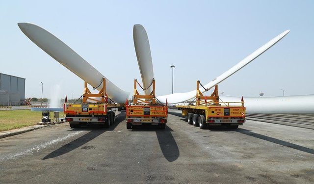 İzmir rüzgârda yeniden yükseliyor: Türbin kanadı üretiminde büyük dönüş