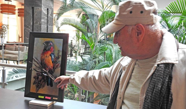 İzmirli emekli çiftten yürek ısıtan sergi