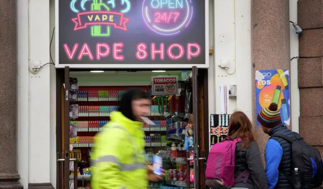 İngiltere’de 2009 sonrası doğanlara ömür boyu sigara yasağı