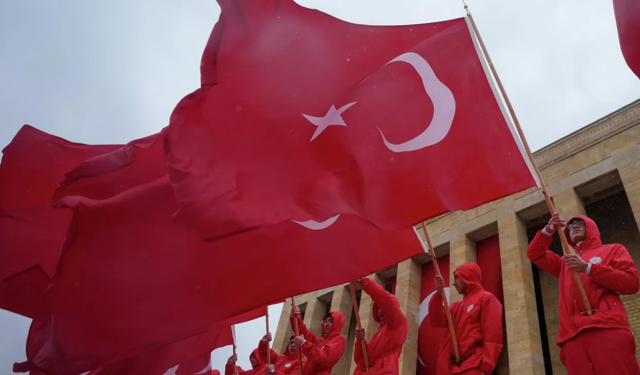 Süper Lig kulüplerinden 23 Nisan’a özel kutlama mesajları