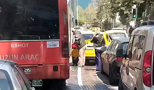 Karataş’ta taksi engeli trafiği kilitledi