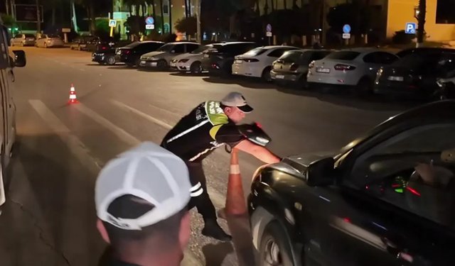 Trafikte akılalmaz olay! “Anksiyetem tuttu” dedi, polise çarpıp kaçtı