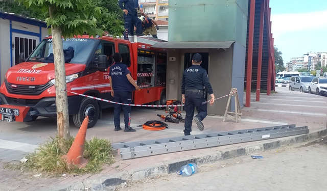 Manisa’da asansörde feci ölüm: Sıkışarak yaşamını yitirdi