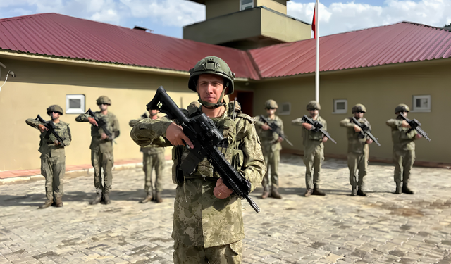 Sınırın sıfır noktasında bayram: Mehmetçik görev başında