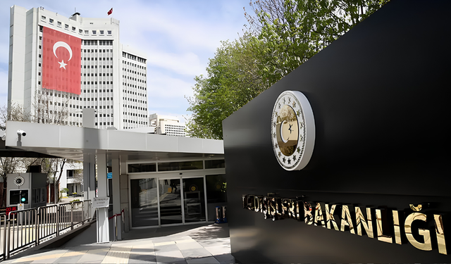 Karadeniz’de vurulan Türk gemisiyle ilgili Dışişleri’nden açıklama: Vatandaşlarımızın durumu takip ediliyor
