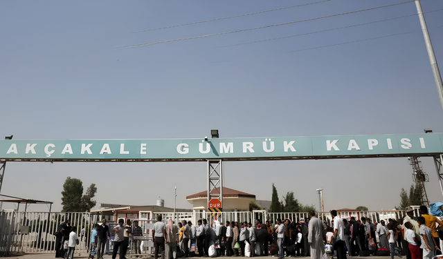 Suriye sınırındaki Akçakale Sınır Kapısı 12 yıl sonra yeniden açıldı