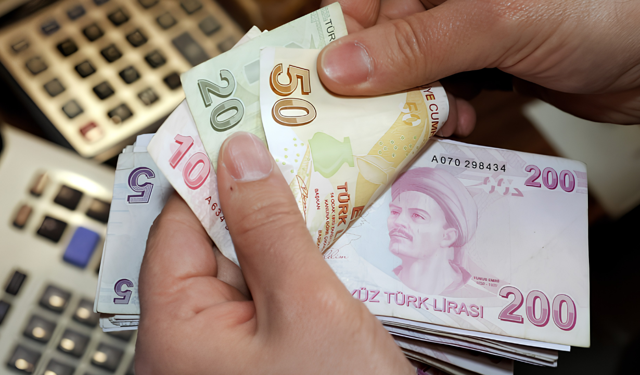 Vergi borçlarına 72 aya kadar taksit imkanı geliyor: Yeni ekonomi paketi Meclis’e sunuldu