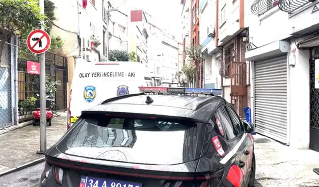 Ev basan eski sevgili kadının erkek arkadaşını 7 yerinden bıçakladı