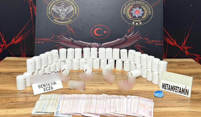 Karabağlar'da zehir tacirine darbe: 2 bin 620 hap yakalandı