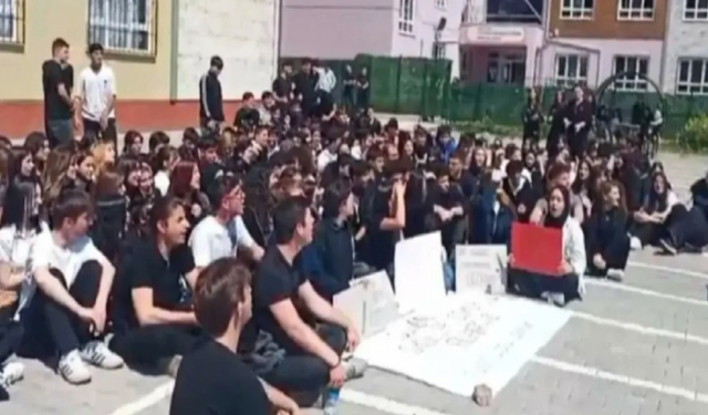 Oturma eylemi yapan öğrencilere disiplin soruşturması açıldı